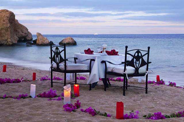 sahilde romantik yemek